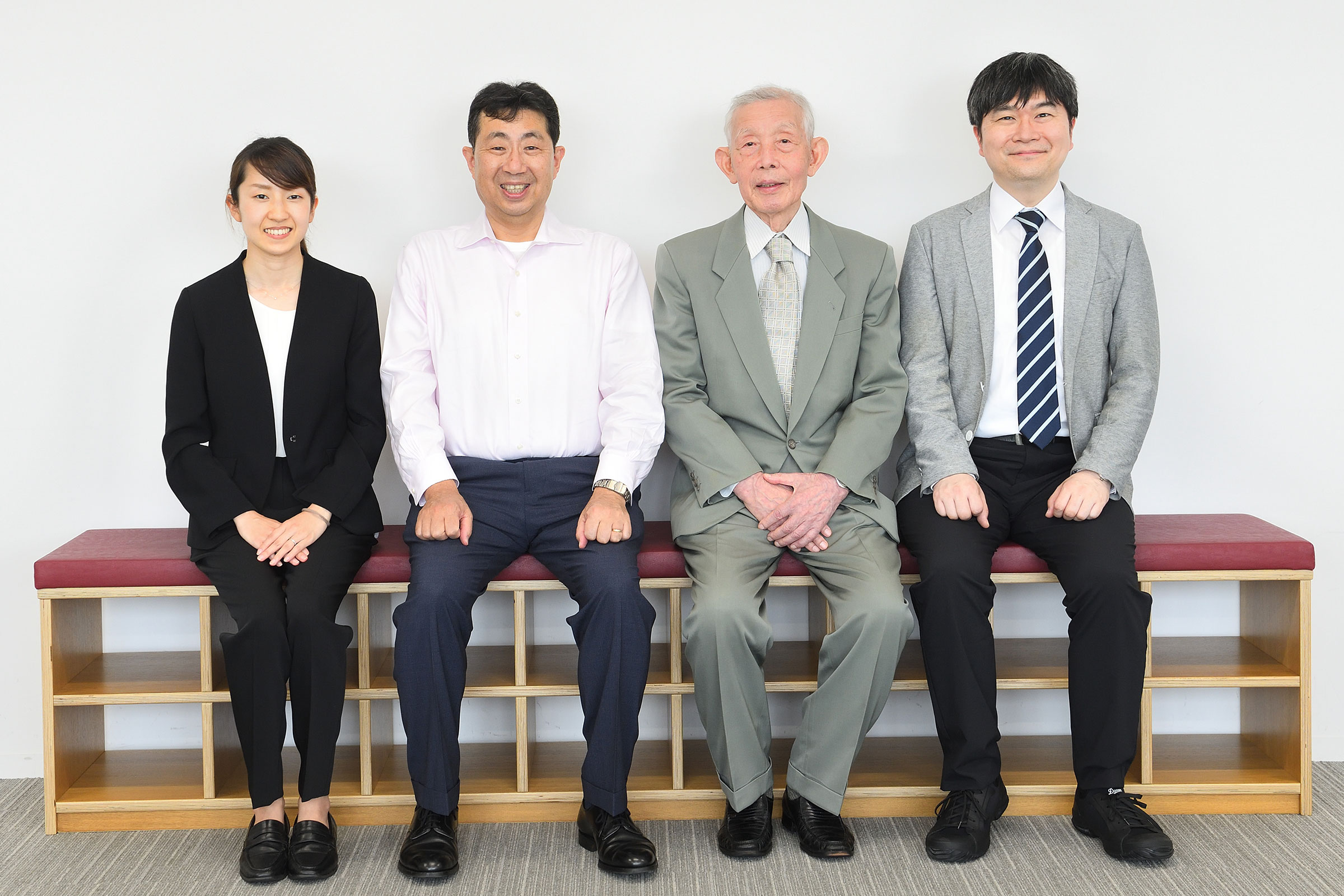 松澤 信祐(まつざわしんすけ)先生、
近藤研至(こんどうけんじ)先生、
五十嵐彰(いがらしあきら)先生、
木村かなえ(きむらかなえ)先生 