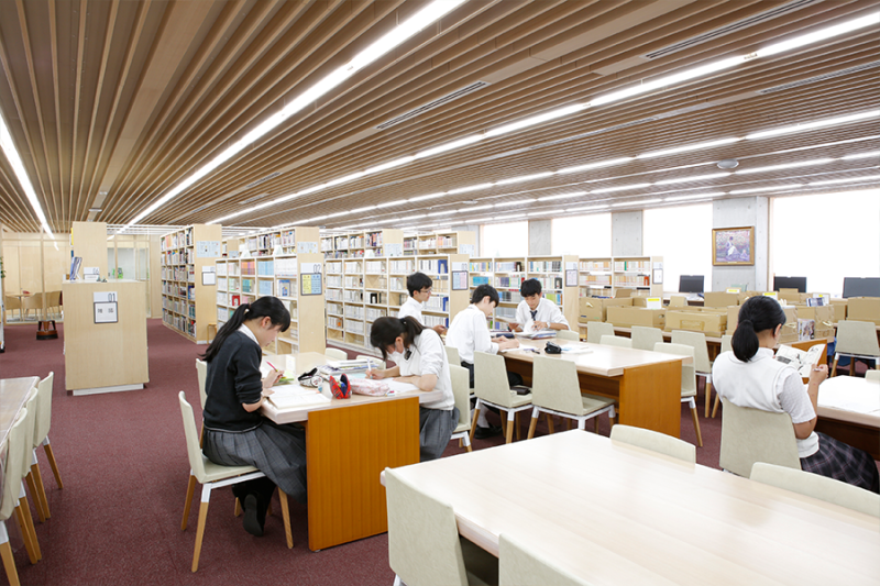 中高　図書室