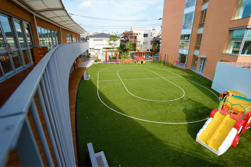 幼稚園　園庭