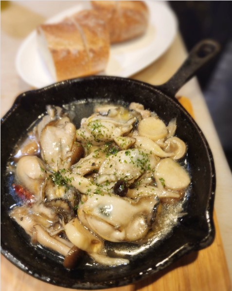 牡蛎のアヒージョ