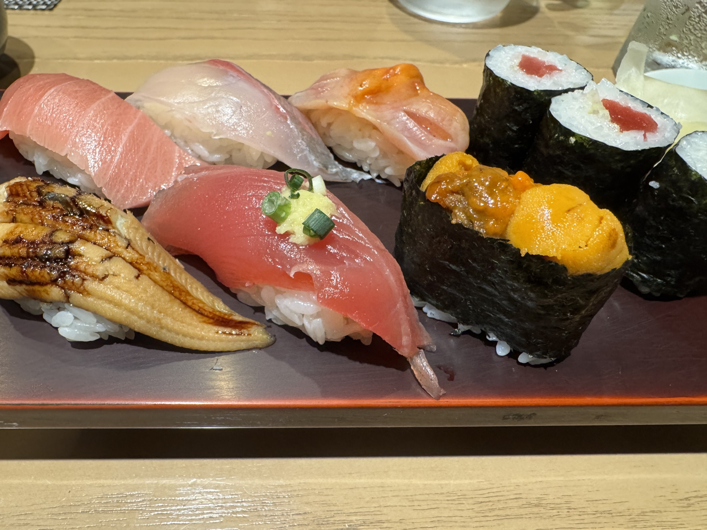 豊洲市場から新鮮なネタを仕入れています！